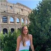 Sono una ragazza di 22 anni appena laureata all'Università degli studi di Firenze. Sto cercando un lavoretto da fare. Posso offrire volentieri ripetizioni di matematica, italiano, fisica, storia, inglese e geografia. Non esitate a contattarmi!